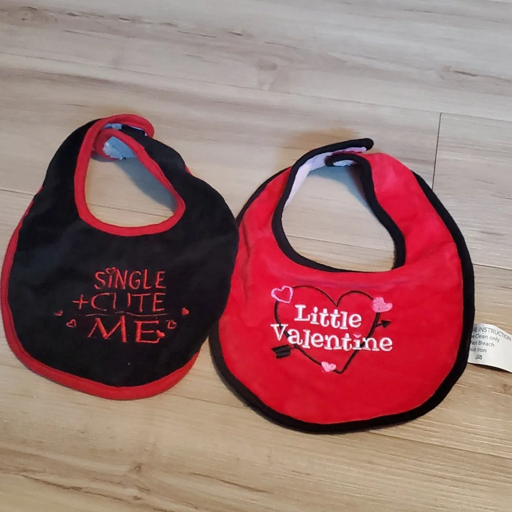 Two Valentines Bibs